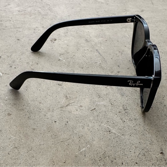 Ray-Ban RB4401D Black Sunglasses with Case Unisex - Picture 3 of 5